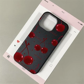 เคสไอโฟน 11 น่ารักสีแดงเชอร์รี่พื้นผิวหนังนุ่ม สำหรับ IPhone 17 16 13 15 11 14 12 Pro Max 7 8 16 14 15 Plus XR X XS Max