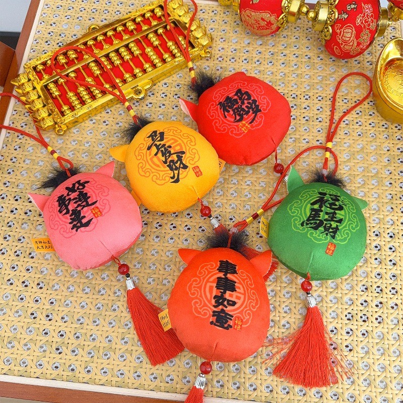 [จัดส่ง 3-5 วัน]1/5 ชิ้น - เครื่องรางม้าตุ๊กตาน่ารัก | 5 มีชีวิตชีวา สี แดง ส้ม เขียว เหลือง ชมพู | PP Cotton Filled สําหรับรถยนต์และตกแต่งบ้าน | ของขวัญปีมะเมีย - รูปที่ 5