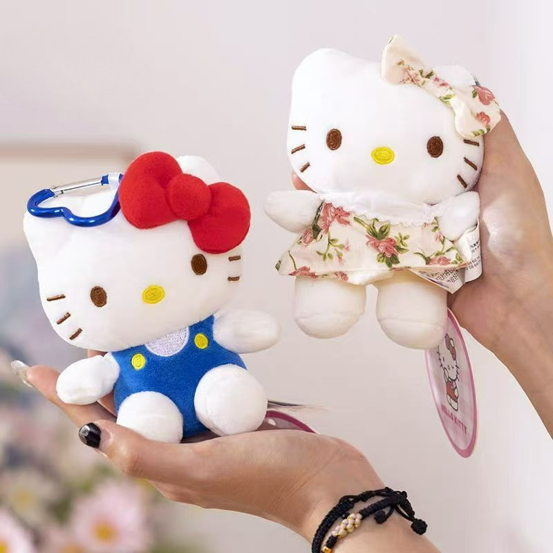 พร้อมส่งพวงกุญแจตุ๊กตา Hello Kitty ตุ๊กตาคิตตี้น่ารัก จี้ตุ๊กตาการ์ตูน Sanrio Kitty เหมาะสำหรับตกแต่งเป้สะพายหลัง
