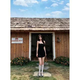 Fariy🍒คลังสินค้าพร้อม🍒เดรสสั้นสไตล์เรโทรสำหรับวันหยุดพักผ่อน กระโปรงสั้นทรงเอไลน์สีกากีสำหรับผู้หญิงในฤดูร้อน ดีไซน์เรียบหรูและเซ็กซี่