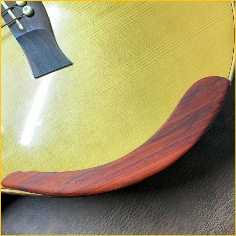 ST Ergonomic กีตาร์ Arm Rest เสริม Acoustic Resonance ป้องกันเหงื่อ Contact การออกแบบติดตั้งง่ายสําหรับการเล่นที่สะดวกสบาย