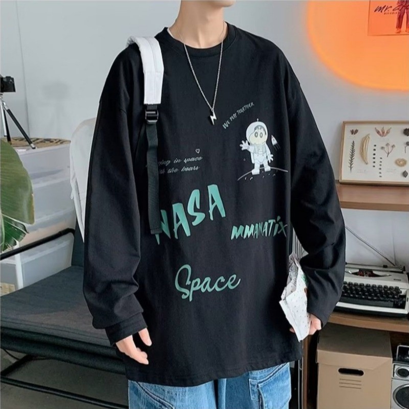 M-8XL การ์ตูน Space Crayon Shin Chan พิมพ์รอบคอเสื้อแขนยาวสําหรับชาย Casual ใหม่หลวมขนาดใหญ่แขนยาวเสื้อยืดสําหรับชาย