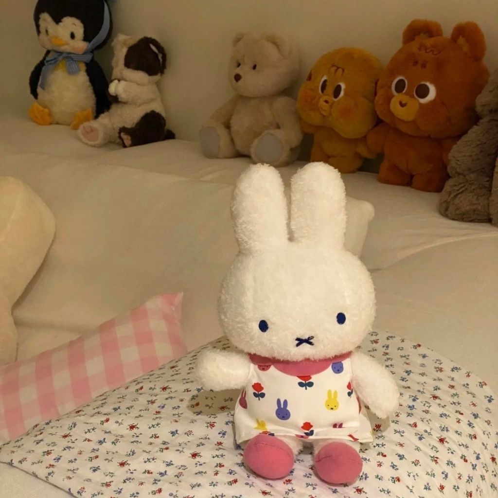 ตุ๊กตากระต่าย Miffy Set พร้อมเสื้อผ้า ของขวัญน่ารักสำหรับเด็ก