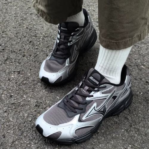 🚚[ของใหม่ แท้100%📍]Mizuno Speed 2K BLACK SILVER ทนทาน ระบายอากาศดี Unisex รองเท้าผ้าใบ รองเท้าวิ่ง ❗️พรี /Size36-45 - รูปที่ 4