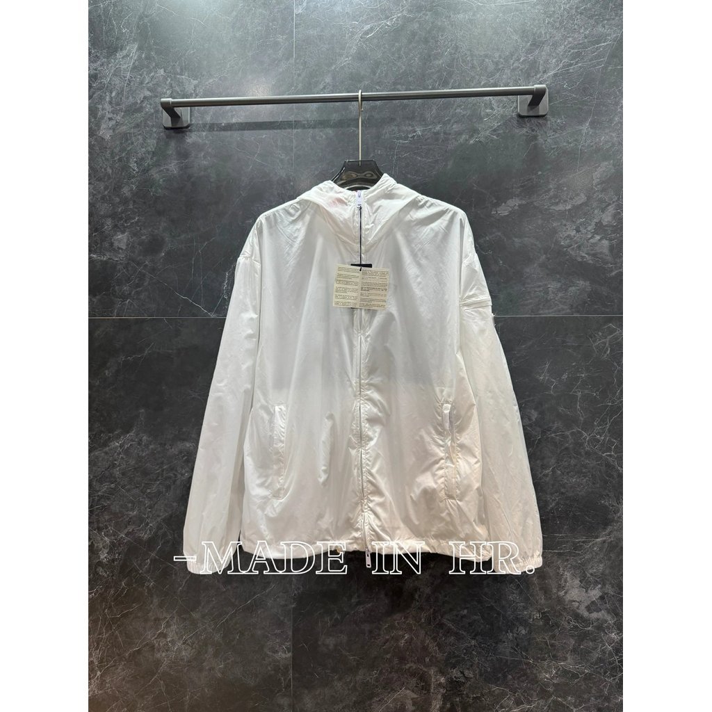 25SS Prada PD บ้านฤดูใบไม้ร่วงสไตล์ใหม่สามเหลี่ยม Armband Functional Zipper Hooded Jacket Jacket, สไ