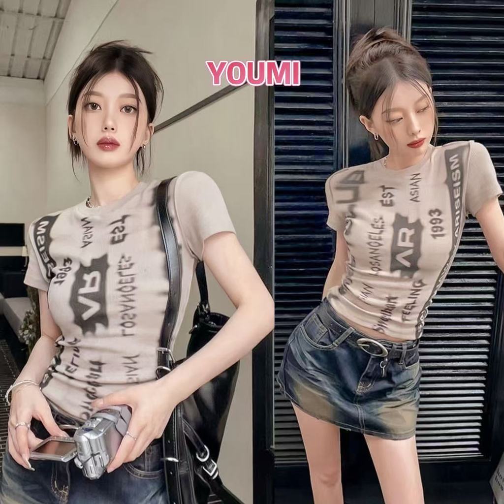 YOUMI เสื้อยืดผู้หญิง เสื้อแขนสั้น พิมพ์ลาย สไตล์ย้อนยุคแบบอเมริกัน ทรงสลิมฟิต หวานเซ็กซี่