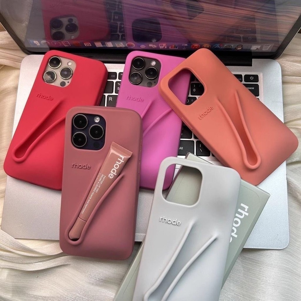 พร้อมลิปสติกซิลิโคนเคสโทรศัพท์สําหรับ IPhone 11 16 14 15 Pro Max 12 13 ProMax 16 Plus ตลก 3D Make-Up Holder Drop ทนนุ่มโทรศัพท์ปกหลัง – โปรปัง