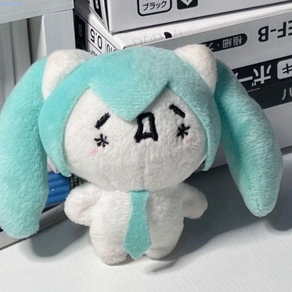 AIQINPB Snow Miku ตุ๊กตาพวงกุญแจ,ปุยนุ่ม Bandai Hatsune Miku ตุ๊กตา,น่ารักตุ๊กตาตุ๊กตาพวงกุญแจ Kaomo