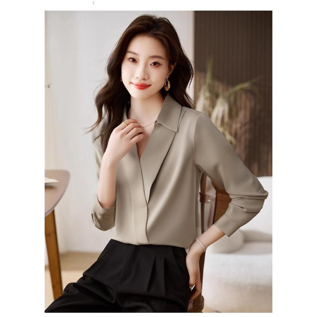 Chili Koko เสื้อเชิ้ตผ้าซาตินสำหรับผู้หญิง ทรงปกสูท แขนยาว คอวี เนื้อผ้าเรียบลื่น ทรงหลวม เหมาะสำหรับใส่ทำงาน 99303 - รูปที่ 6