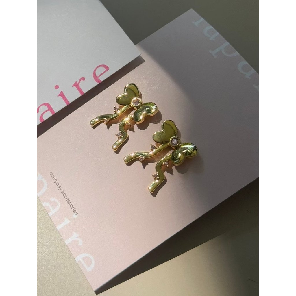 [Pomelo] ต่างหูรุ่น Glowy Ribbon / Glowy Ribbon Earrings