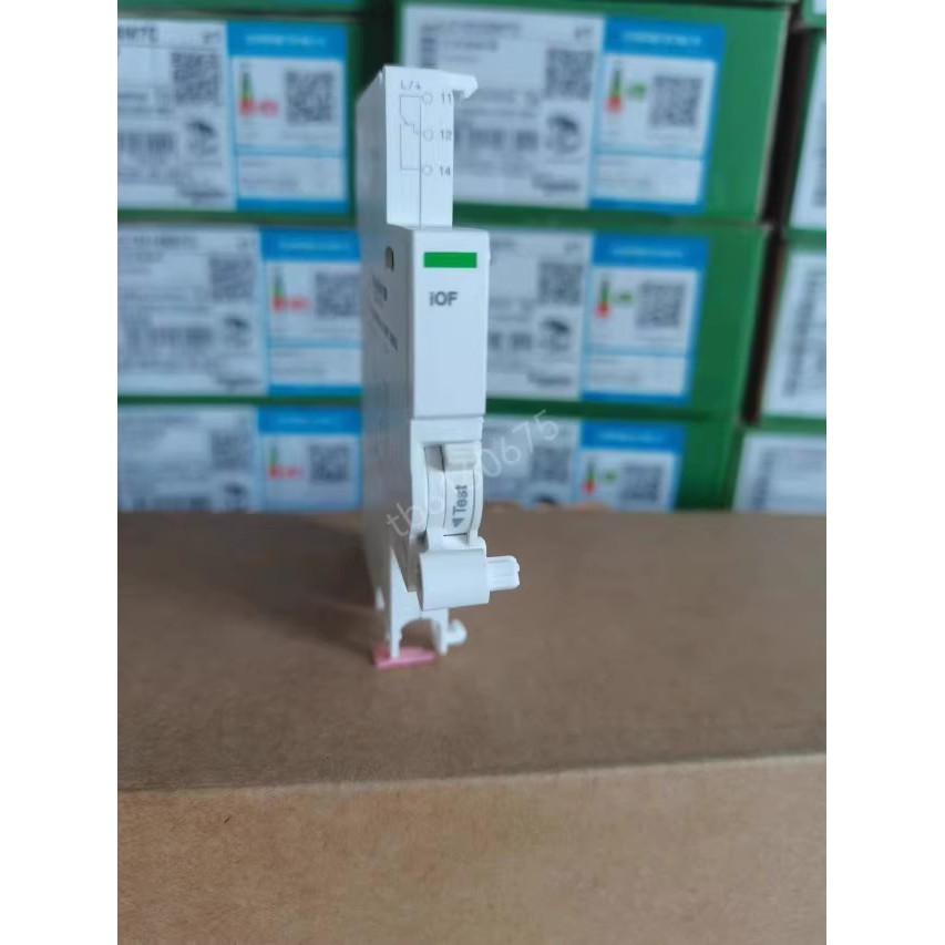 ต้นฉบับของแท้ Schneider iOF Auxiliary Contact iC65 อุปกรณ์เสริมเบรกเกอร์ขนาดเล็ก A9A26924 ติดต่อ