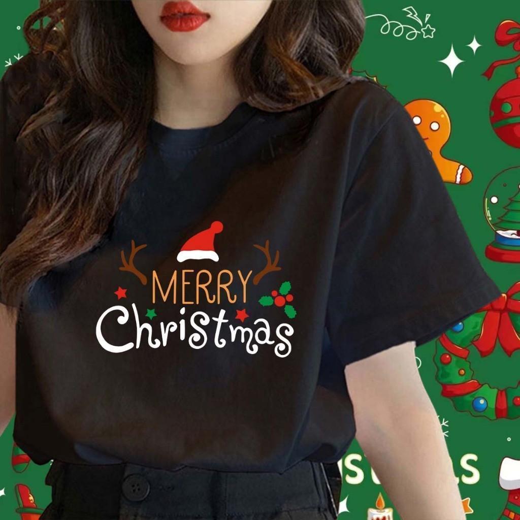 YOUNG T  M~3XL เสื้อยืดคริสต์มาส คอตตอนแท้ คอกลม พิมพ์ลาย Merry Christmas 2025 ผ้าใส่สบาย คอกลม เสื้อยืดผู้หญิง t-shirt