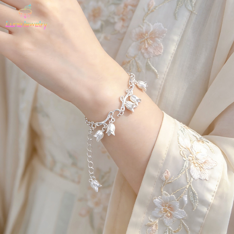 COD💖กำไลข้อมือครึ่งวง ลายดอกลิลลี่แห่งหุบเขา ดีไซน์หรูหรา มีพู่ระบาย สไตล์จีนสมัยใหม่ ใช้งานได้หลากหลาย-Lune