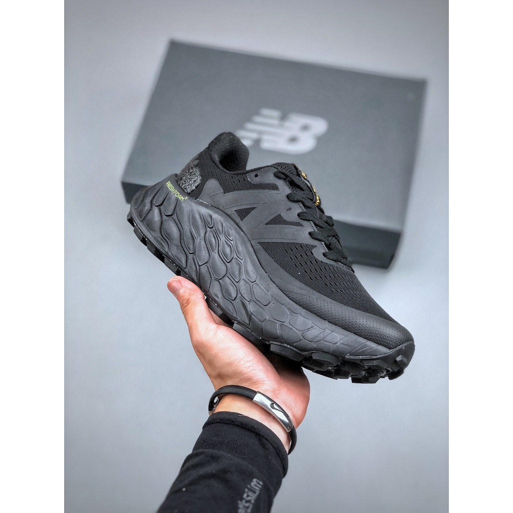 รองเท้าวิ่ง NB Fresh Foam X More V3