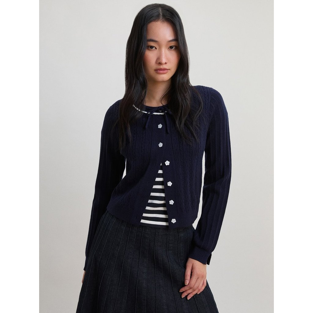 [Pomelo] เสื้อคาร์ดิแกนถักคอปกผูกโบว์ / Bow Trim Knit Collar Cardigan