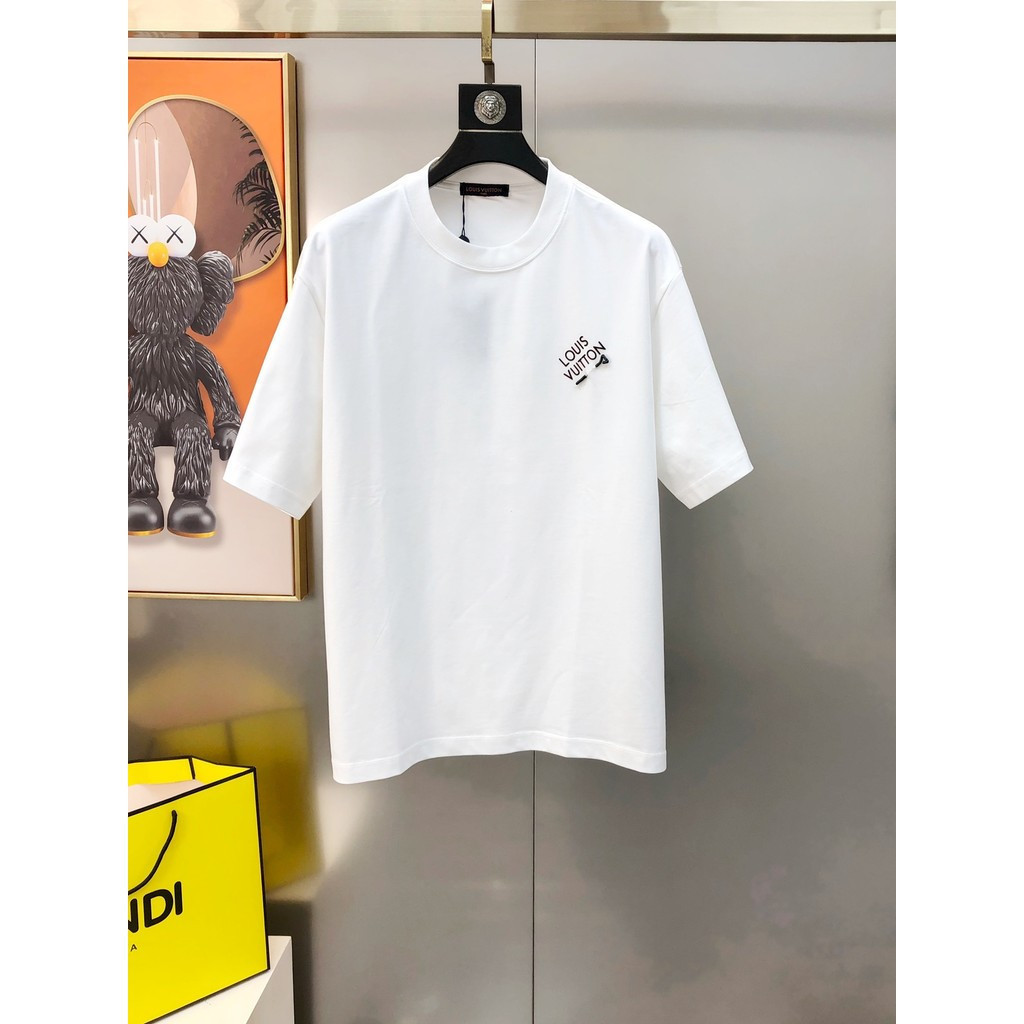 LOUIS VUITTON/LV/2026 คลาสสิกรอบคอแขนสั้นเสื้อยืดผู้ชายผู้หญิงฤดูใบไม้ผลิฤดูใบไม้ร่วงความรู้สึกระดับ