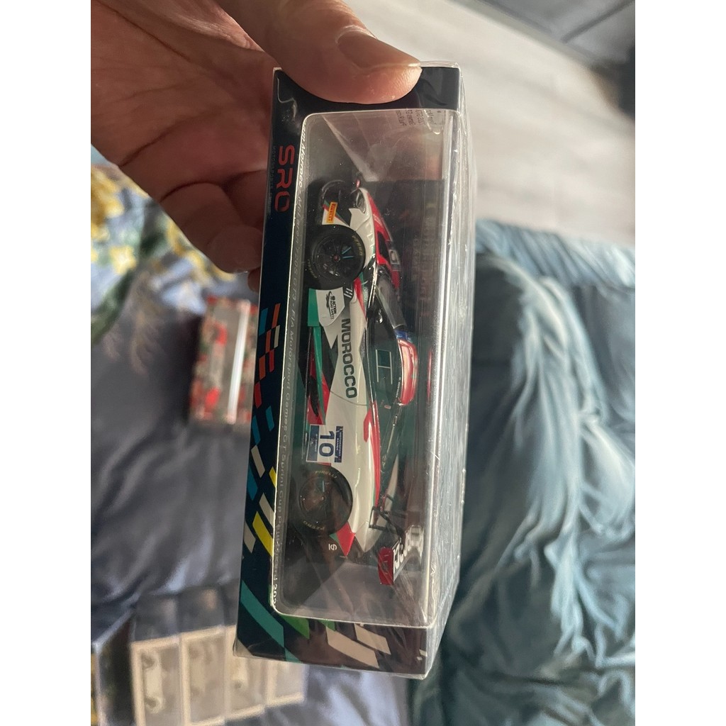 1/43 spark McLaren 720s ในการจัดส่ง