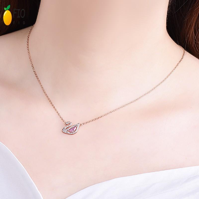 สร้อยคอหงส์กับ Swarovski Element Devil Eye - เครื่องประดับสมาร์ทที่หรูหรา