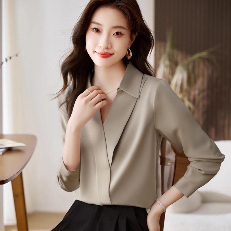 Chili Koko เสื้อเชิ้ตผ้าซาตินสำหรับผู้หญิง ทรงปกสูท แขนยาว คอวี เนื้อผ้าเรียบลื่น ทรงหลวม เหมาะสำหรับใส่ทำงาน 99303 - รูปที่ 3