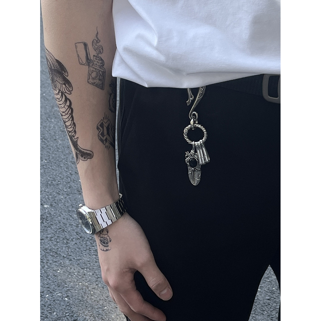 หมึกสีดําพวงหรีดป่านสามแหวนหัวเข็มขัดย้อนยุคพวงกุญแจจี้โลหะเก่าเกรดสูงเอวเครื่องประดับlgt666.my20251