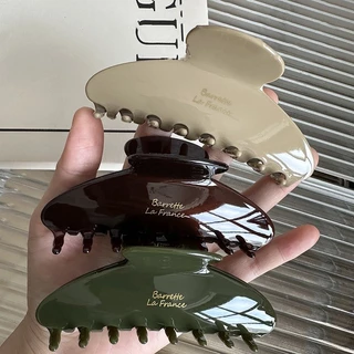กิ๊บรัดผมขนาด 10.5 cm สีช็อคโกแลตน้ำตาล พร้อมให้เลือกถึง 6 สี สำหรับผู้หญิง