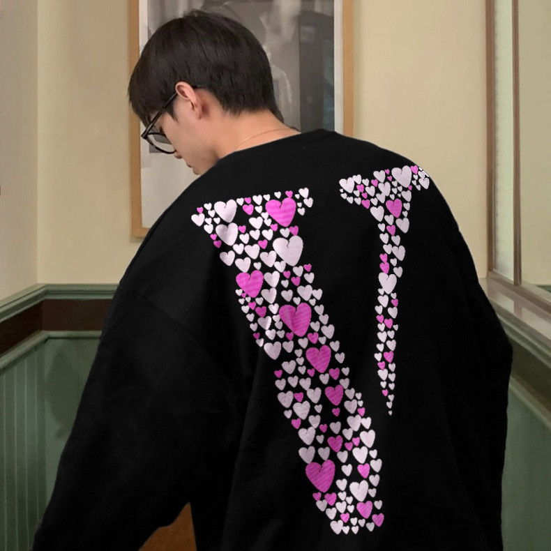 VLONE GANG LOVE HEART BIG V เสื้อกันหนาวผู้ชาย .material: ขนแกะ .season: ฤดูหนาว .features: ซับในหลว