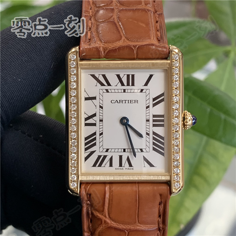 Cartier Cartier Tank Watch Womens Room 18K Rose Gold Quartz Watch หลังเพชร ขนาดกลาง