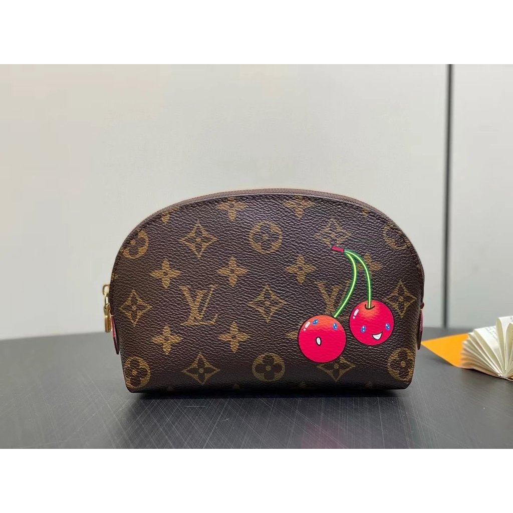 Louis Vuitton Murakami Co-Branded Season 3 Cherry Series POCHETTE COSMÉ TIQUE D กระเป๋าเครื่องสําอาง