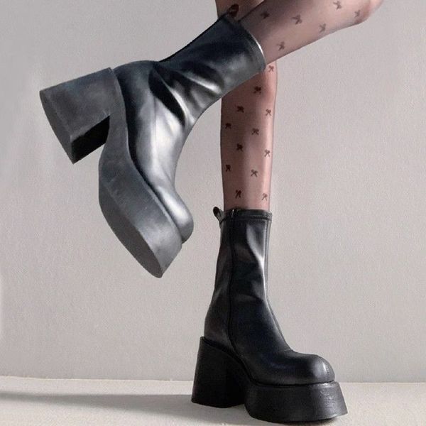 chelsea boots boots รองเท้าบูท บูทผู้หญิง รองเท้าบูทหลากหลายแบบ หนาและบาง