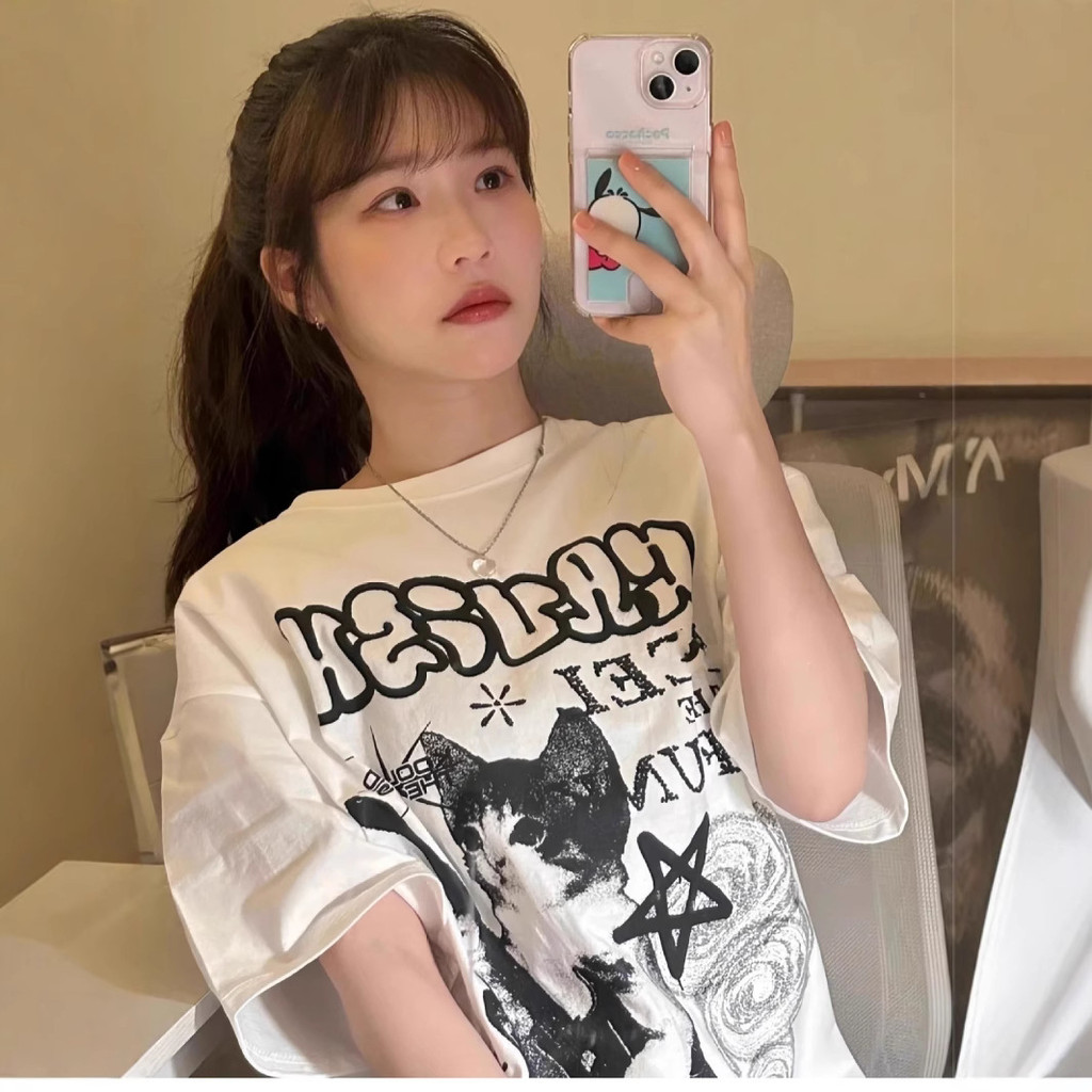 2026ถนนเกาหลีสวมใส่แขนสั้นแมวกีตาร์พิมพ์รอบคอด้านบนฤดูร้อนร้อนขายผ้าฝ้ายแท้หลวมผู้ชายผู้หญิงคู่เสื้อ