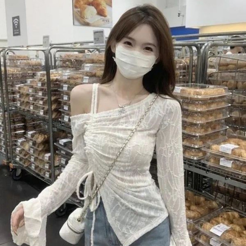 LINNA~Xเวอร์ชั่นเกาหลี ลูกไม้ เปิดไหล่ แขนยาว เสื้อเชิ้ต รุ่นใหม่ สไตล์หวาน