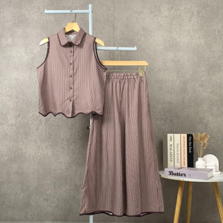 FADFAD Setelan Wanita Motif Garis Modern | Atasan Tanpa Lengan & Celana Panjang Pinggang Tinggi | Gaya Modis Minimalis yang Nyaman | Tampilan Stylish untuk Kerja, Hangout & Daily Outfit | Fashion Wanita 2026
