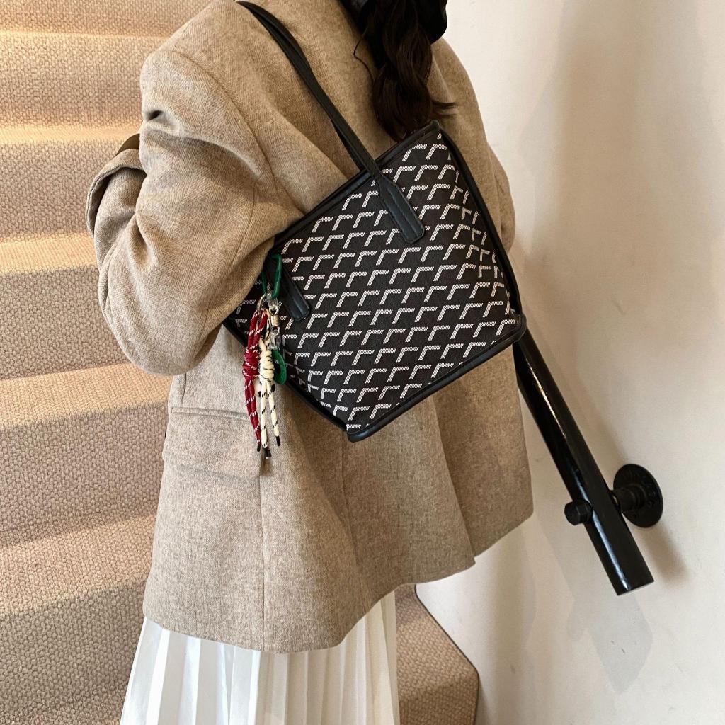 กระเป๋าสตรี GY001 Handlebag Tote Bag Nu Reverse Mini