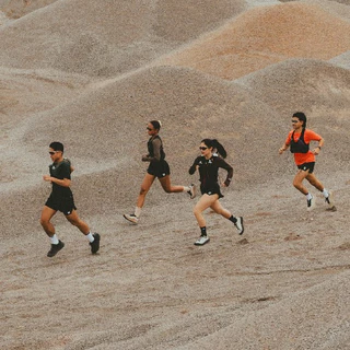YUPSTER เสื้อวิ่งแขนยาว ผู้หญิง รุ่น [ Trail Motion ] Women Running Long Sleeves ผ้าเบา แห้งไว