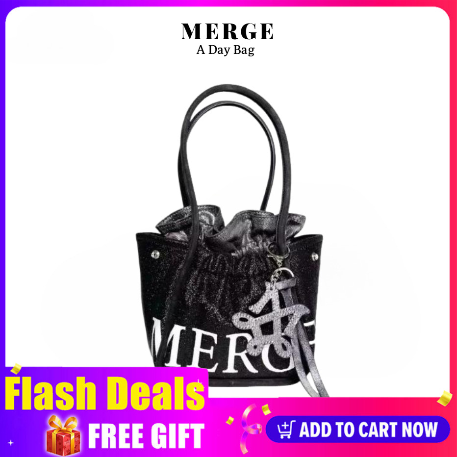 【สินค้าพร้อมส่ง】Merge A Day Bag Mini Black Glitter กระเป๋าถือ กระเป๋า100%ของแท้