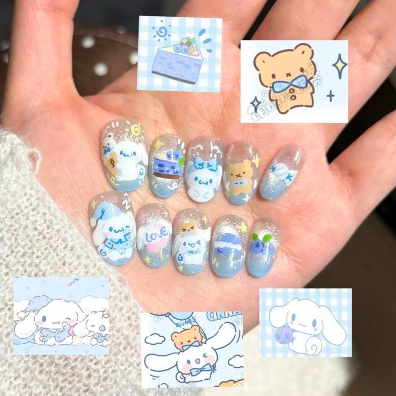 [Cinnamon Milk Blue] พื้นหลังสีฟ้าน้ําแข็งใสเปลือยสีจับคู่สุนัขอบเชยน่ารักลายการ์ตูนแต่งเล็บที่ถอดออกได้สด