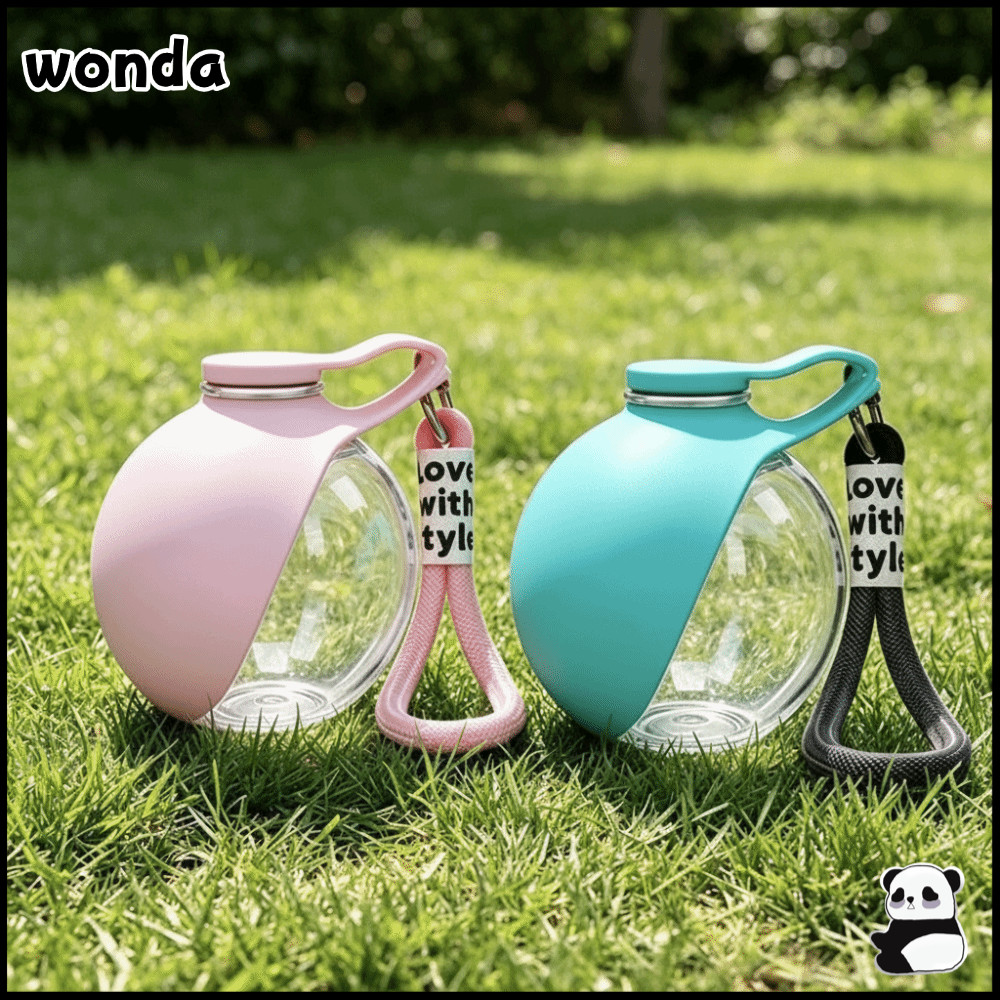 WONDA ขวดน้ําสุนัข 2-in-1 ขนาดกะทัดรัดพร้อมเชือกเส้นเล็กขวดน้ําสุนัขแบบพกพา, ขวดน้ําเดินทางสุนัขป้องกันการรั่วทรงกลม 545 มล. สัตว์เลี้ยงกิจกรรมกลางแจ