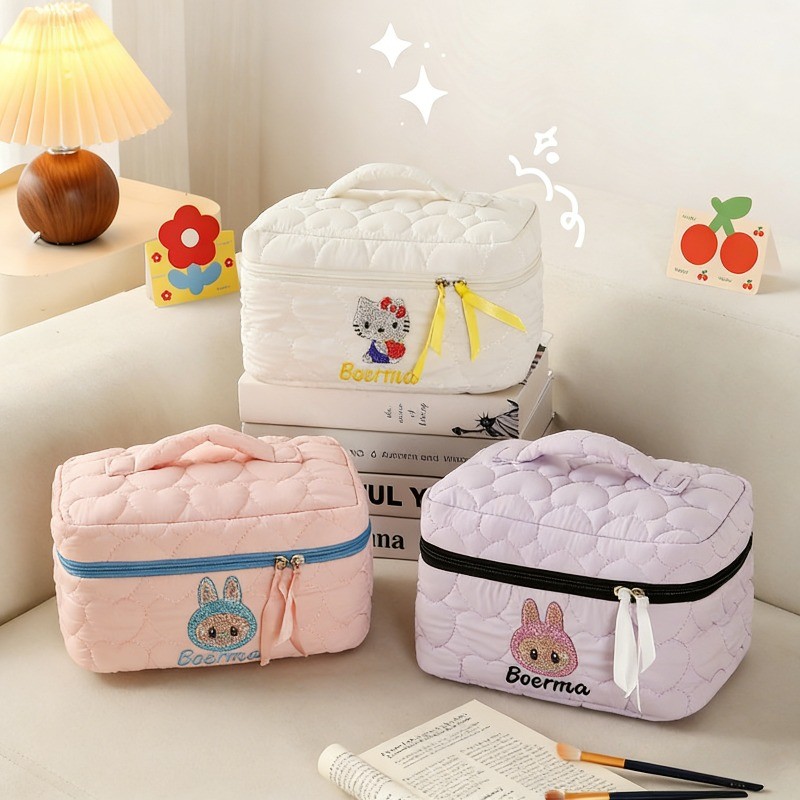 🌟🌟กระเป๋าเครื่องสำอาง🌟🌟แบบพกพา การจัดเก็บพาร์ทิชัน น่ารัก เหมาะกับการเดินทาง