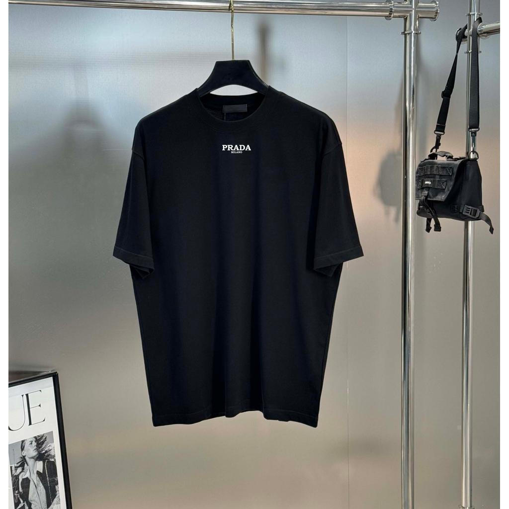 Prada/Prada 2026 คลาสสิกรอบคอแขนสั้นเสื้อยืดผู้ชายผู้หญิงสไตล์ Street สไตล์หนา Impervious สบาย Breat