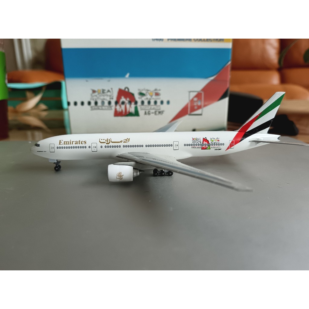 DW400 ดูไบเทศกาลช้อปปิ้งทาสี777นี่เป็นชุดใหญ่ตะวันออกกลางสามสายการบิน772แตะทั้งเครื่องดีมากจะใกล้ผลิ