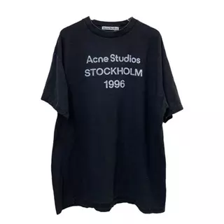 เสื้อยืดโอเวอร์ไซส์ ผ้าสลาฟ เนื้อผ้าบางเบา เนื้อนุ่มใส่สบาย ระบายอากาศได้ดี มีสีขาวและดำ สกรีนลายด้านหน้า