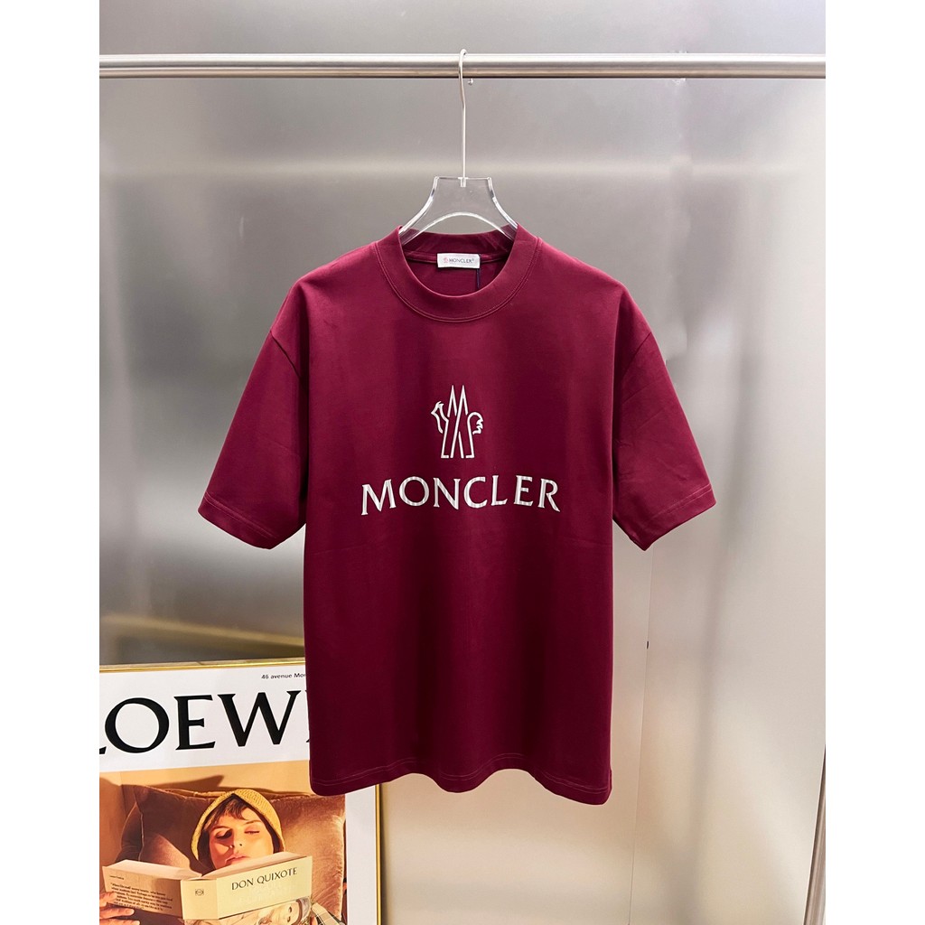 Moncler2026 Moncler 2026 คลาสสิกรอบคอแขนสั้นเสื้อยืดผู้ชายผู้หญิงสไตล์หลวมฤดูใบไม้ร่วงพิมพ์เสื้อยืด 