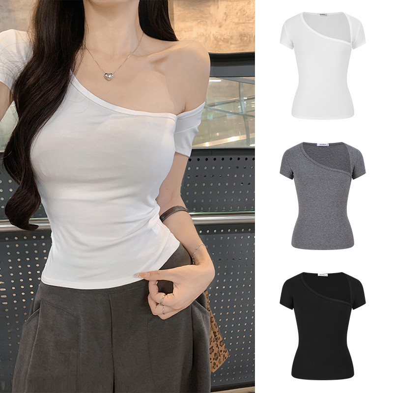 <Moses Queen> เสื้อยืดแขนสั้นทรงไม่สมมาตร เปิดไหล่ข้างเดียว เข้ารูปเผยให้เห็นกระดูกไหปลาร้า