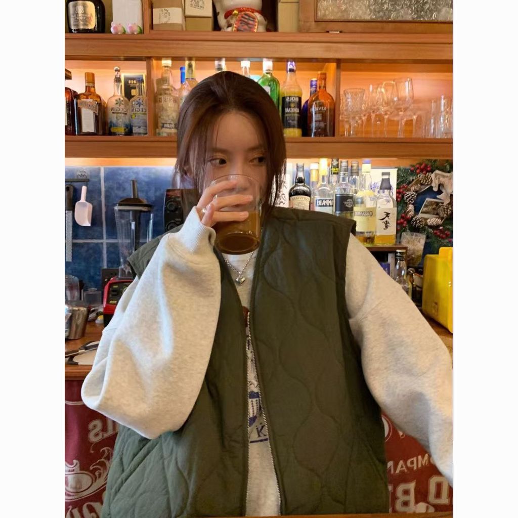 เสื้อกั๊กรูปแบบใหม่สำหรับฤดูใบไม้ร่วงและหนาว สไตล์เกาหลีหลวม ๆ แขนกุดจากผ้าฝ้ายสำหรับสวมใส่ภายนอก