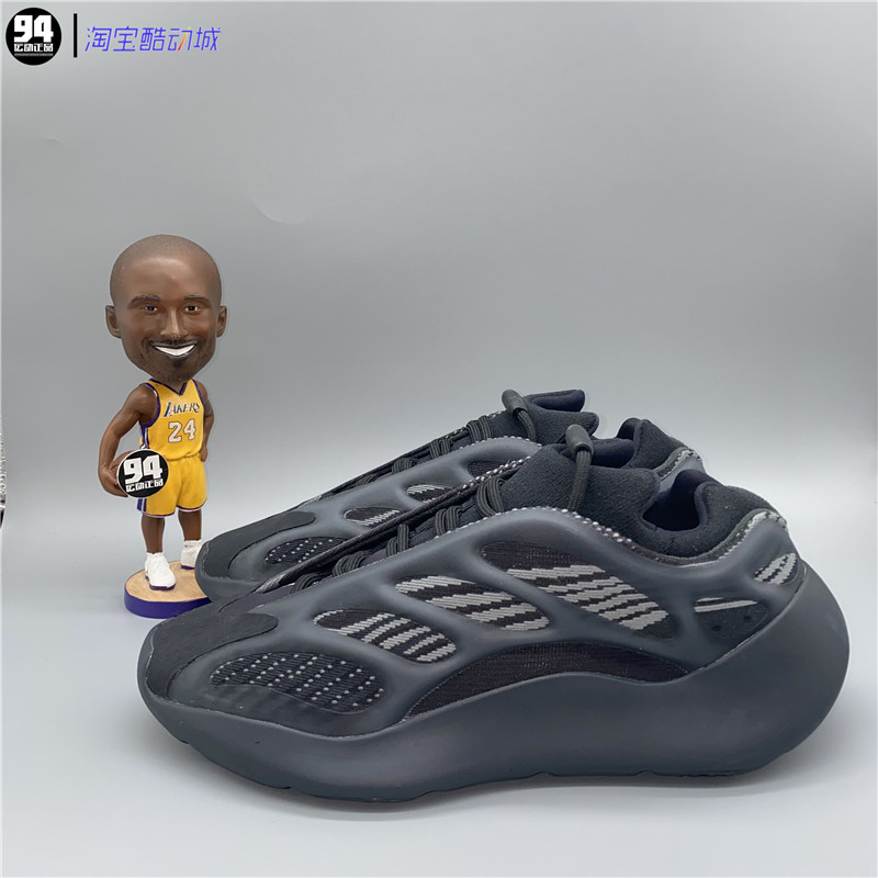 Adidas Yeezy 700 V3 Luminous Black Samurai Coconut 700 ผู้ชายผู้หญิงรองเท้าวิ่งลําลอง GX6144