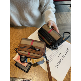 กระเป๋าใส่เหรียญมินิ ดีไซน์ใหม่ พร้อมซิปและพื้นที่เก็บเยอะ