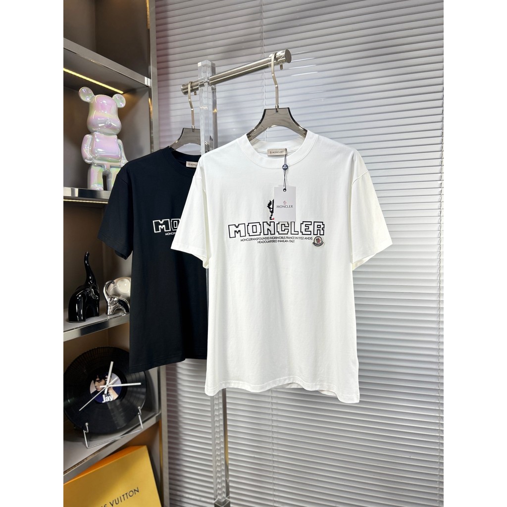 Moncler2026 Moncler 2026 คลาสสิกรอบคอแขนสั้นเสื้อยืดผู้ชายผู้หญิงสไตล์ Original Design พิมพ์เสื้อยืด