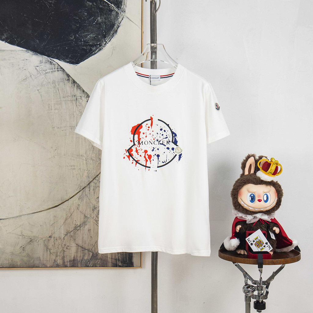 Moncler2026 Moncler 2026 คลาสสิกรอบคอแขนสั้นเสื้อยืดผู้ชายผู้หญิงสไตล์สบาย Breathable Original Desig
