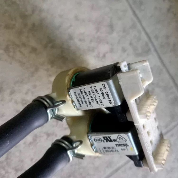 ชุดอะไหล่สำหรับเครื่องซักผ้า SIEMENS รุ่น Silver 4105: เซ็นเซอร์ระดับน้ำ, ฟิลเตอร์, ล็อคประตู, วาล์วน้ำเข้า และกล่องตัวแ