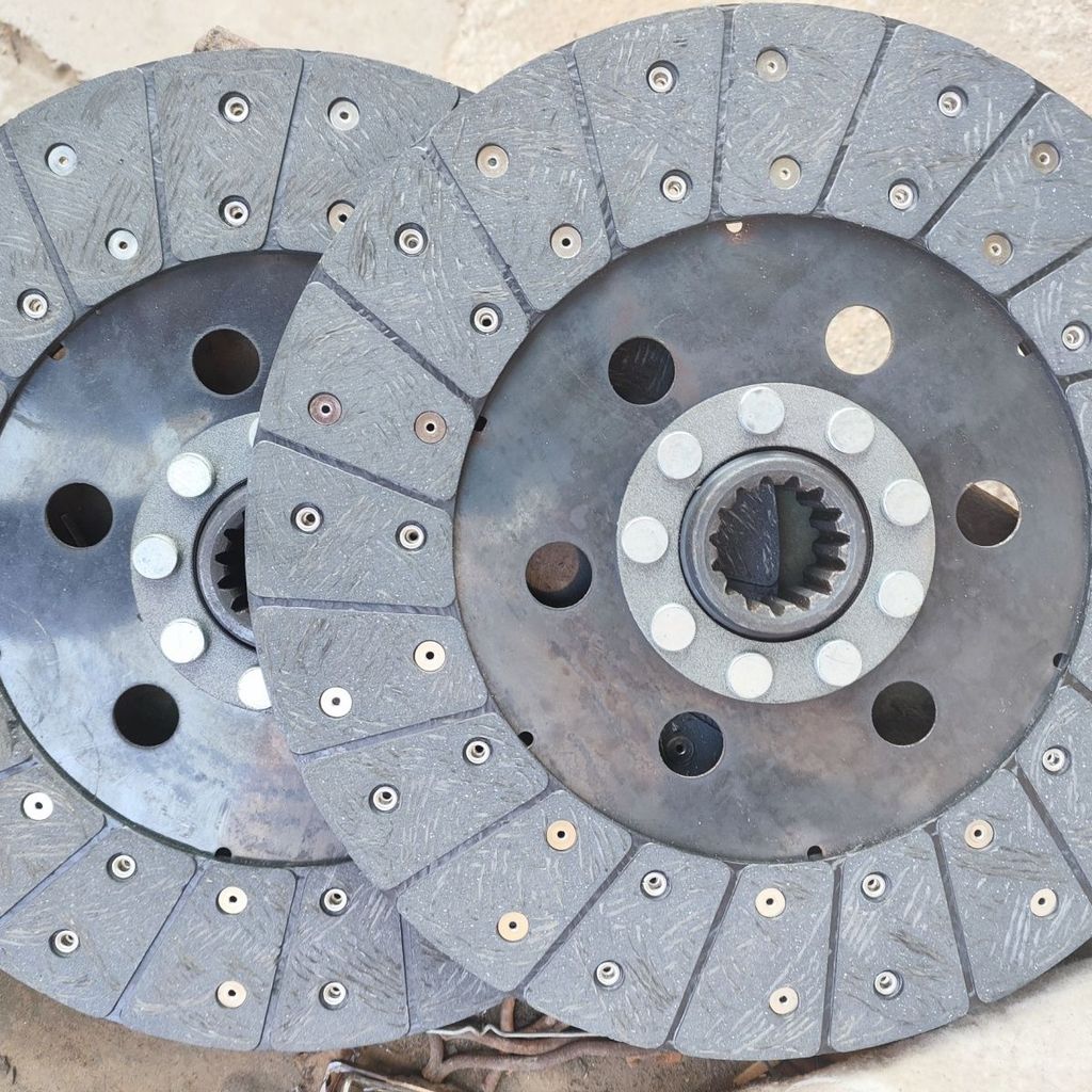 ชุดจานคลัตช์ทาสสำหรับรถดันดิน Dongfanghong รุ่น 1002/T90/T100/802TB-2
